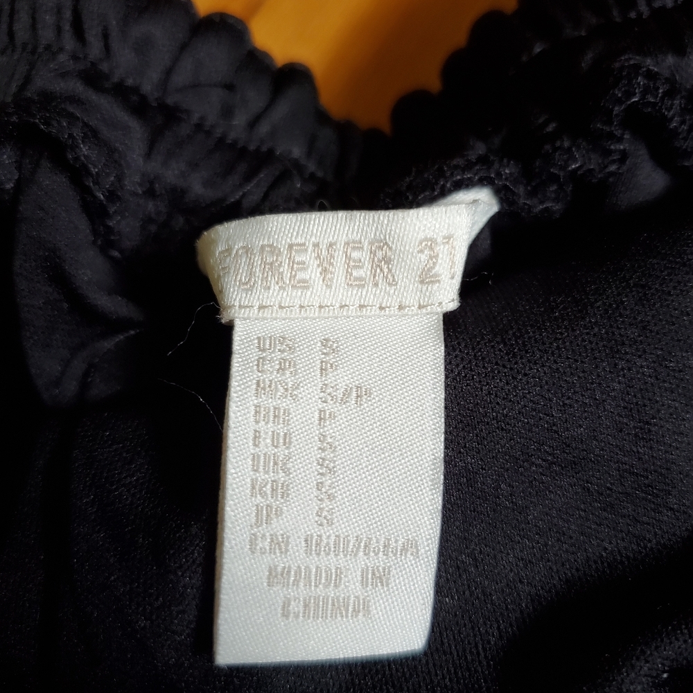 Forever 21 lace shorts - Picture 4 of 4